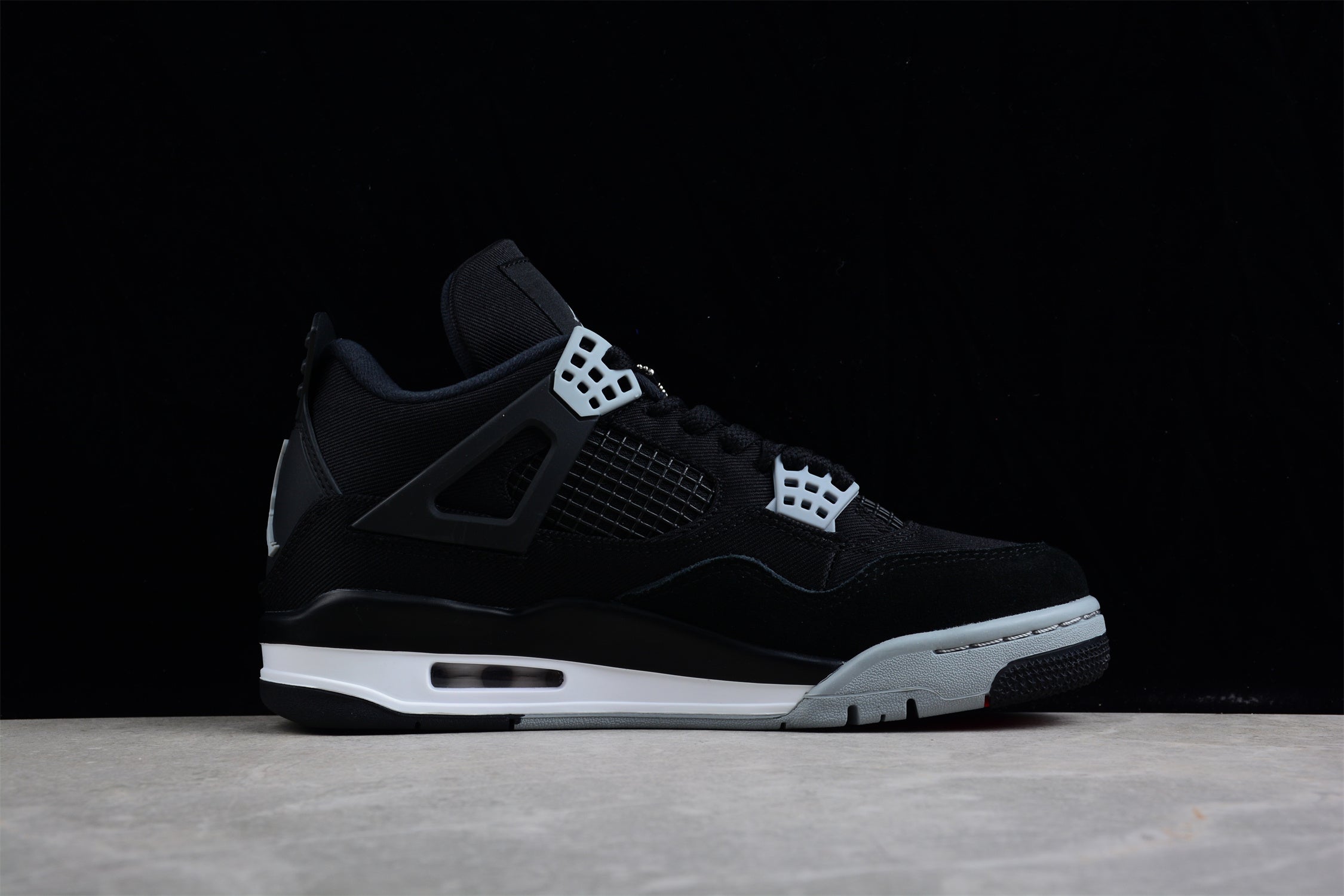 AJ 4 Retro "Black Canvas"